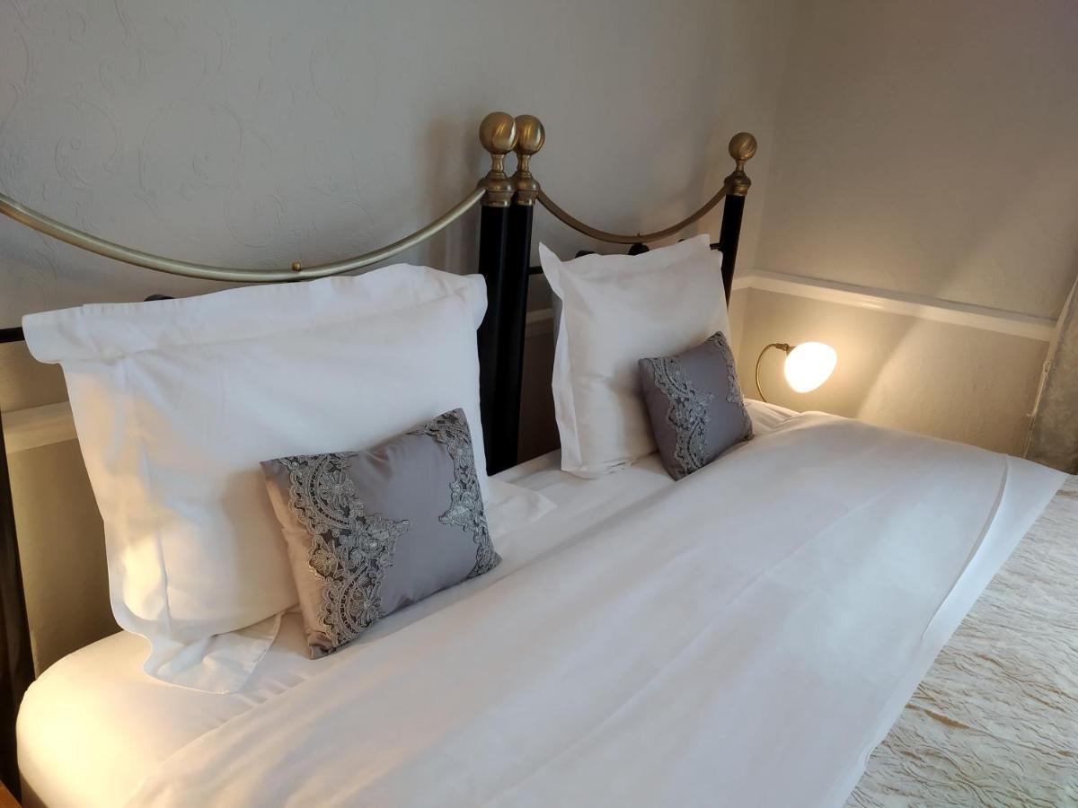 Anton Guest House Bed And Breakfast Shrewsbury Exterior photo